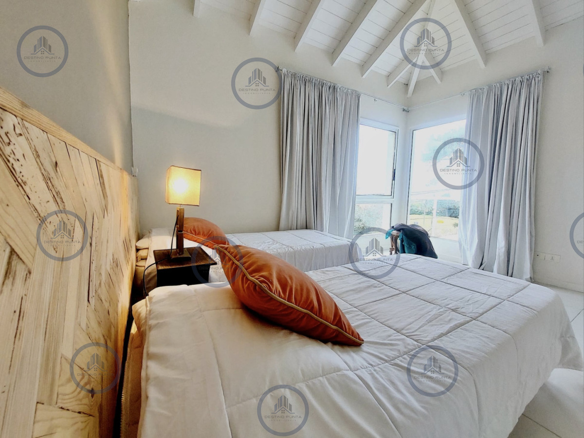 Casa ID.978 - Excelente Casa de 6 Dormitorios y Piscina en Montoya, La Barra