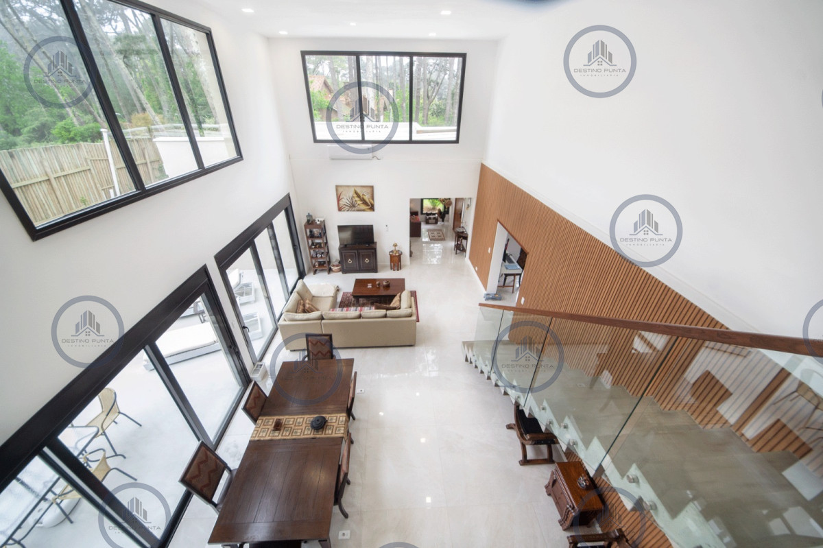 Casa ID.2366 - Casa en venta en San Rafael de 5 dormitorios, a estrenar