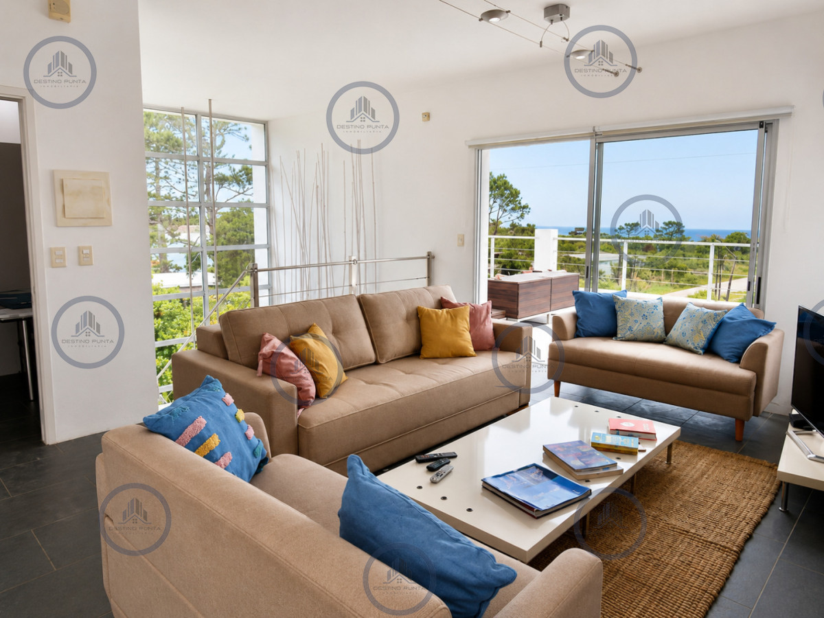 Excelente Casa de 3 Dormitorios más Dependencia y Piscina en Manantiales, Punta del Este — fotografía 2