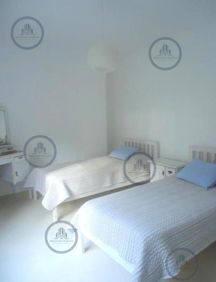 Casa ID.269 - Venta y alquiler de gran casa de cuatro dormitorios en Laguna Blanca Barrio Privado de Manantiales
