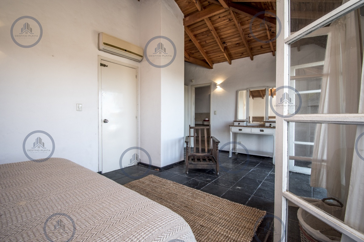 Casa ID.393 - Excelente Casa de 4 Dormitorios con Piscina y Parrillero en Montoya, La Barra