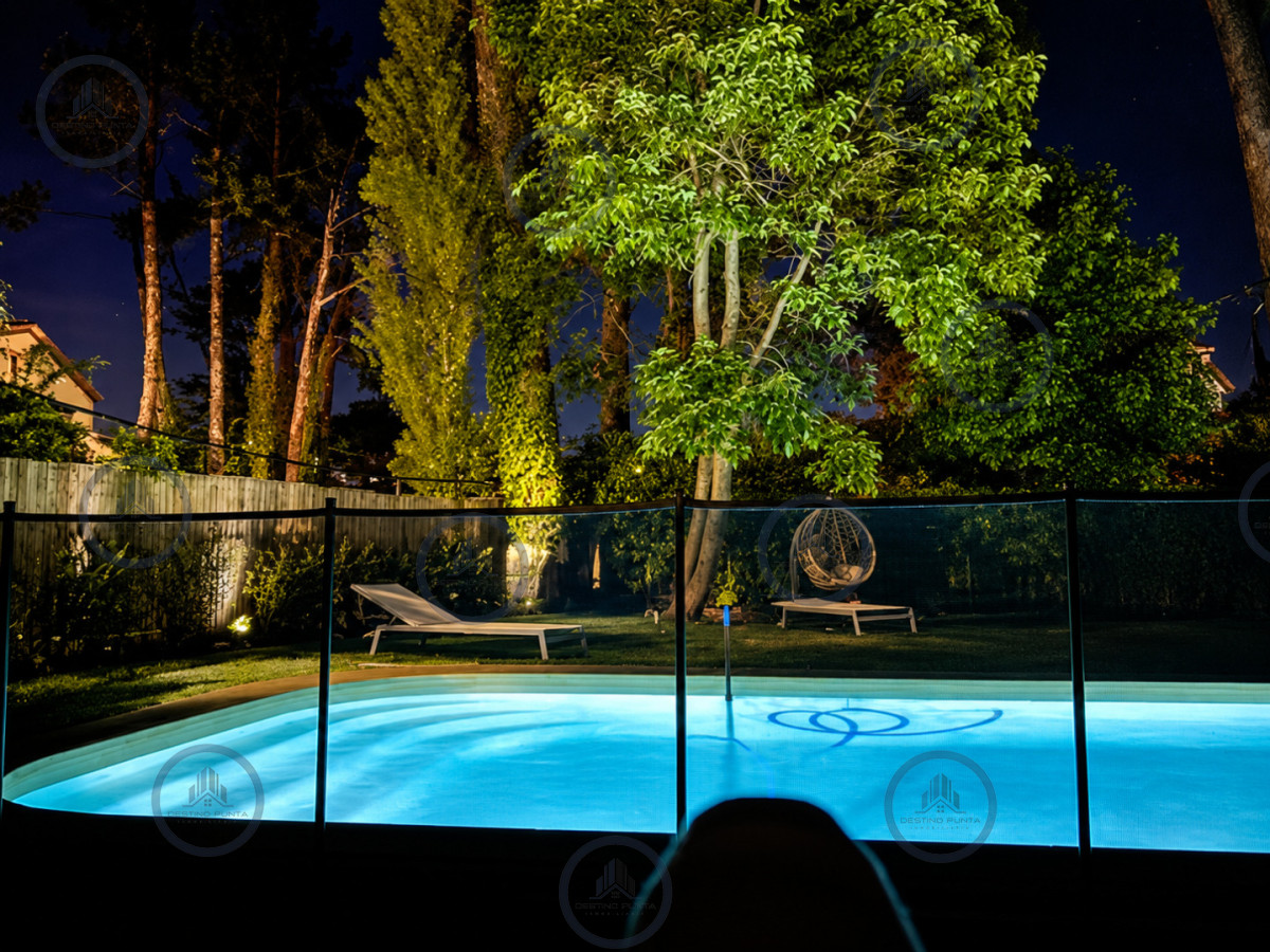 Casa de 4 Dormitorios, Piscina Climatizada y Barbacoa a solo 500 metros del mar - Playa Mansa, Punta del Este — fotografía 3