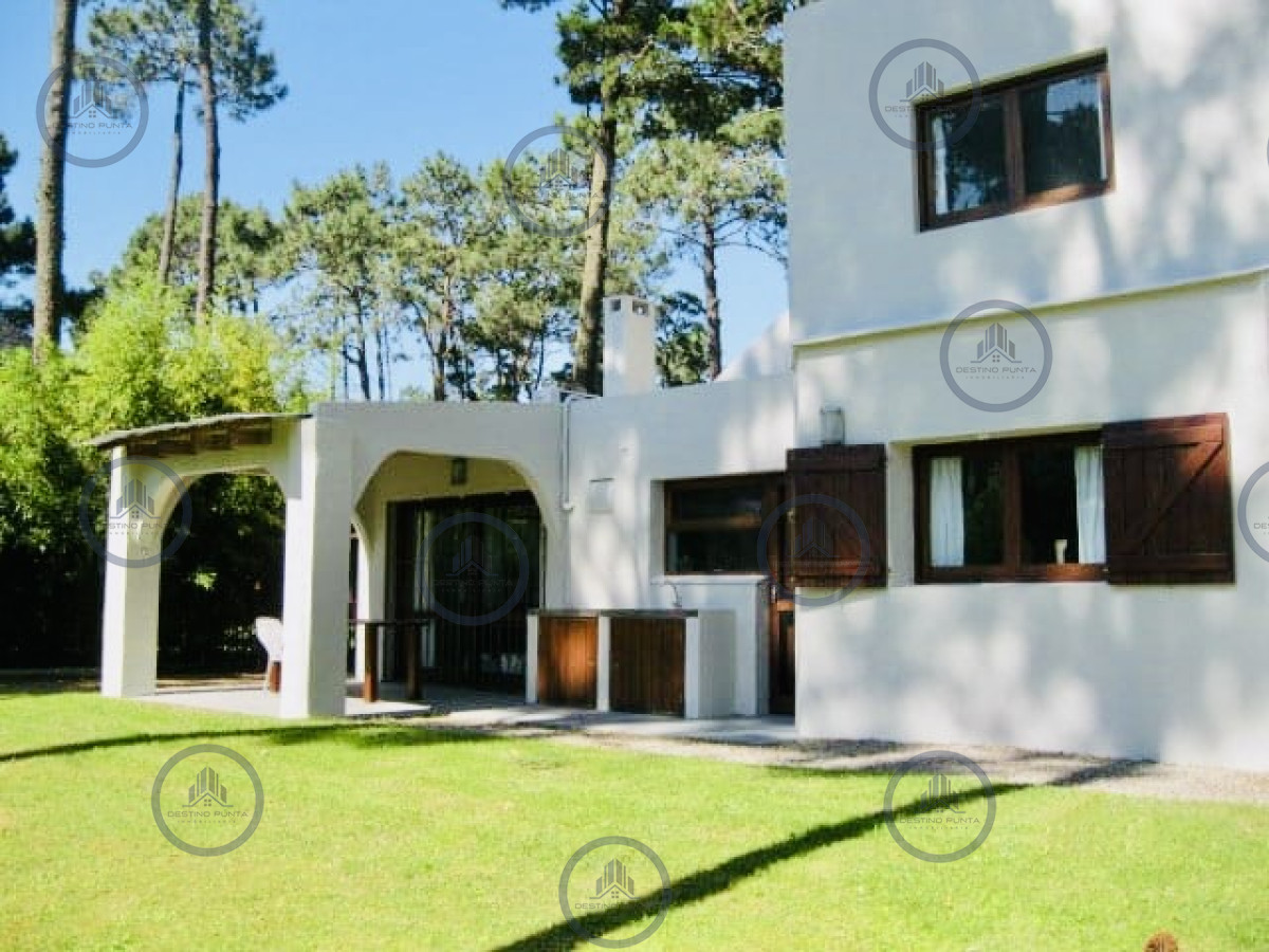 Casa de 3 dormitorios al alquiler de temporada Barrio Pinares, Punta del Este — fotografía 2