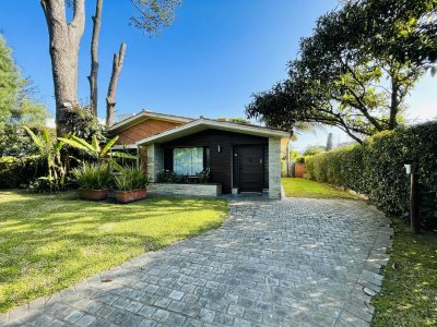 Alquiler , casa 3 dormitorios, Punta del este 