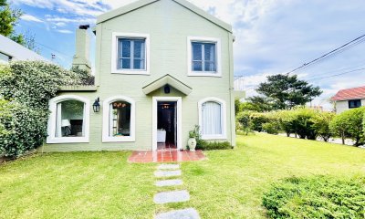 Casa de 4 Dormitorios en La Barra, Punta del Este