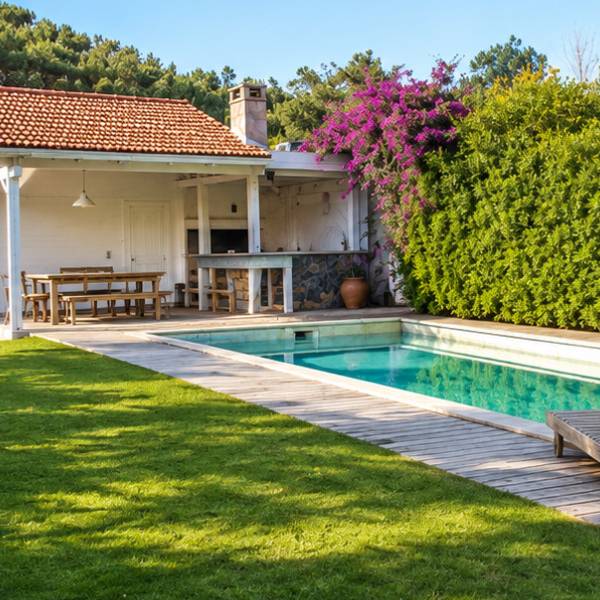 Oportunidad en venta! Excelente Casa de 4 Dormitorios con Piscina y Parrillero en Montoya, La Barra