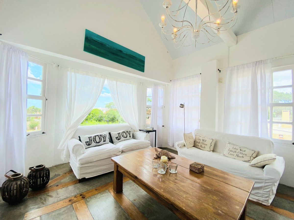 Excelente Casa de 4 Dormitorios en Montoya, La Barra
