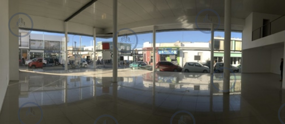 Local Comercial ID.1594 - Excelente Local Esquinero en Pleno Centro de Maldonado,
