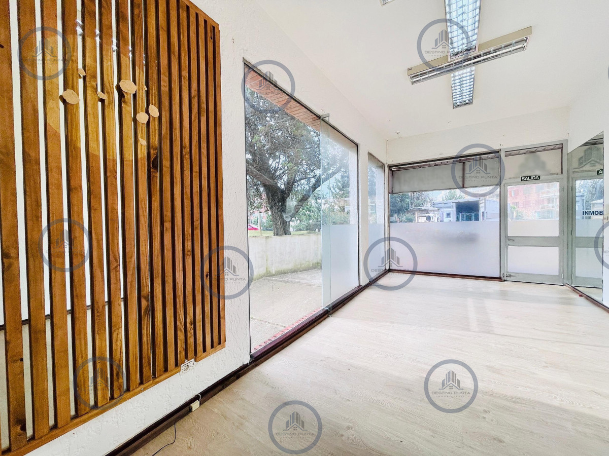 Alquier Anual de local comercial en excelente ubicación, Punta del este — fotografía 3