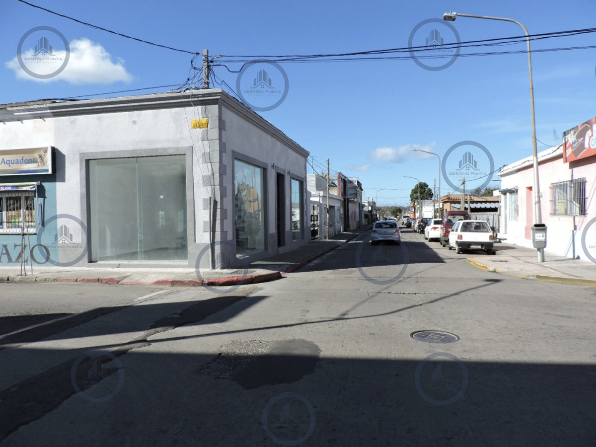 Local Comercial ID.3215 - Local comercial en centro de Maldonado Alquiler Anual