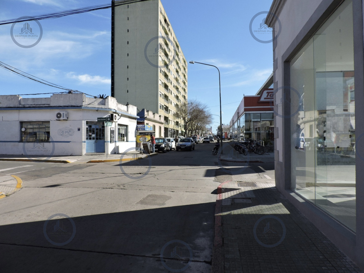 Local Comercial ID.3215 - Local comercial en centro de Maldonado Alquiler Anual