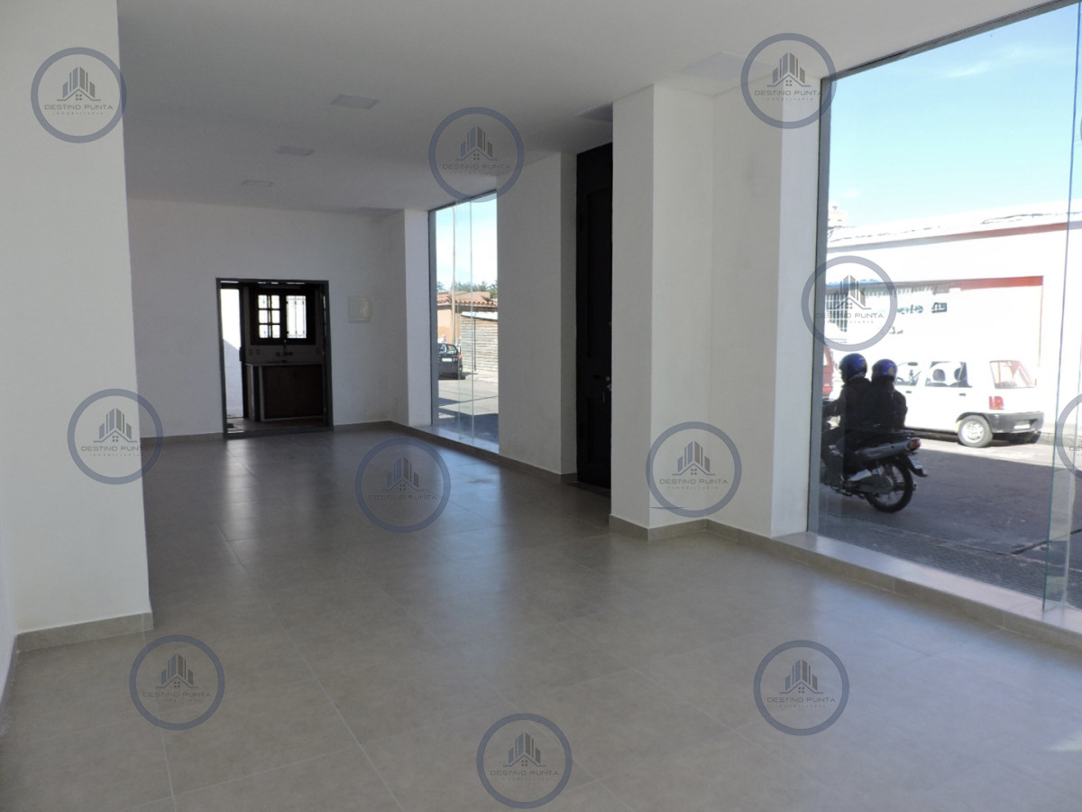 Local Comercial ID.3215 - Local comercial en centro de Maldonado Alquiler Anual