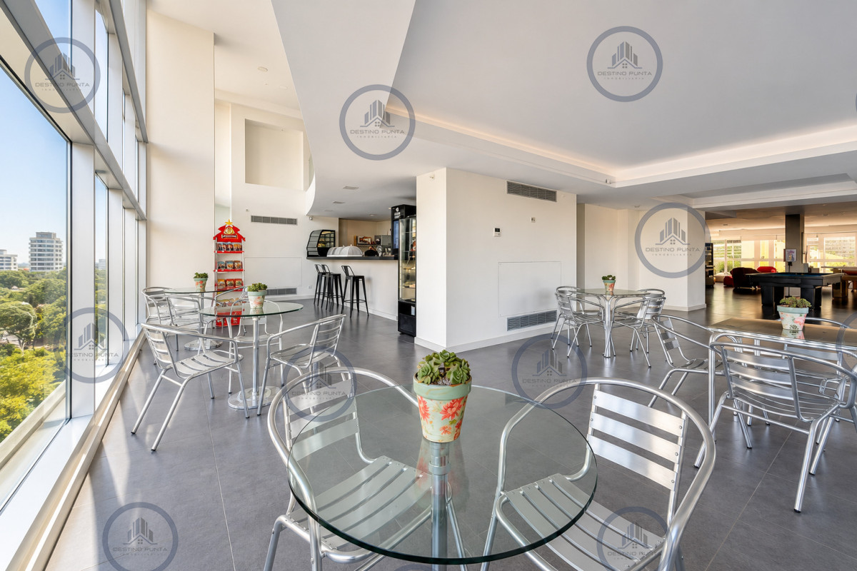 Apartamento ID.3284 - Alquiler temporal de apartamento a pasos de Playa Brava, 3 dormitorios mas dependencia y parrillero