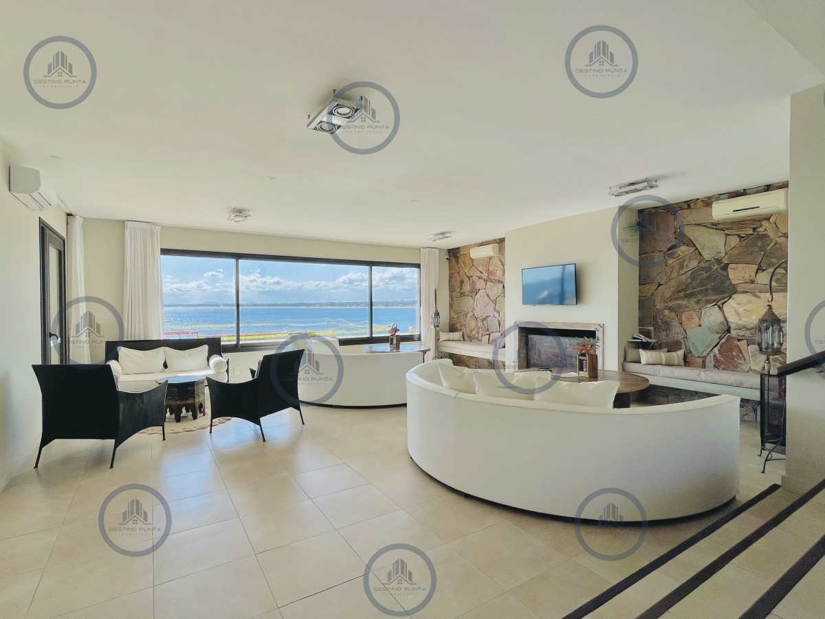 Apartamento ID.1192 - Venta y alquiler de apartamento de dos dormitorios con parrillero de uso exclusivo en Punta Ballena