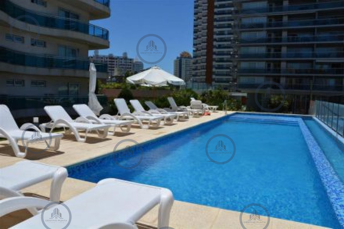 Apartamento ID.1622 - Apartamento de 1 Dormitorio en Torre con Servicios, Cerca del Mar - Alquiler Anual, Punta del Este