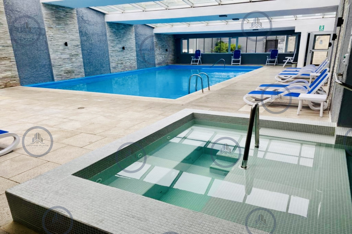 Apartamento ID.1776 - Venta de gran apartamento de 3 dormitorios con parrillero propio en Playa Brava, Punta del Este