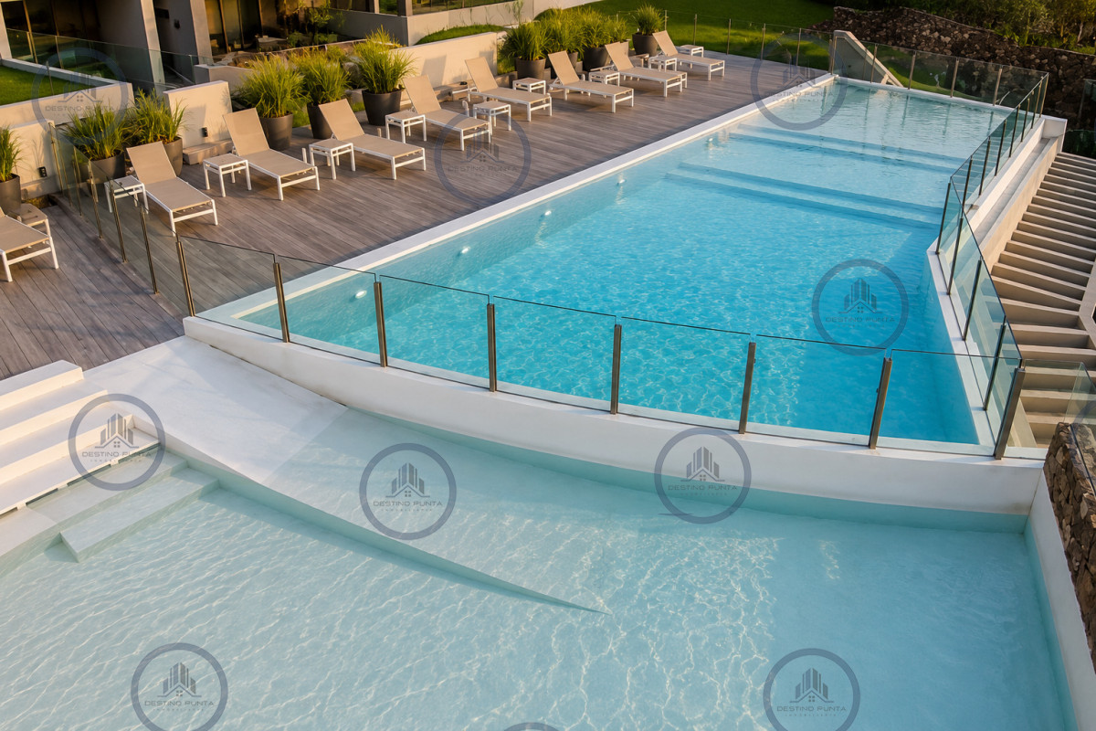 Apartamento ID.429 - Apartamento de 3 Dormitorios, Parrillero de uso exclusivo y Jardín en Punta Ballena, Punta del Este