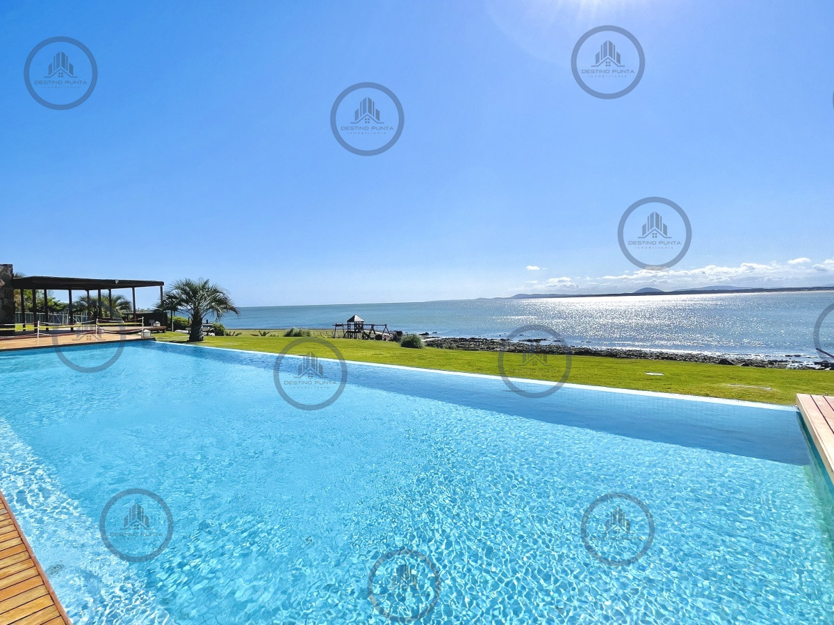 Apartamento ID.1192 - Venta y alquiler de apartamento de dos dormitorios con parrillero de uso exclusivo en Punta Ballena