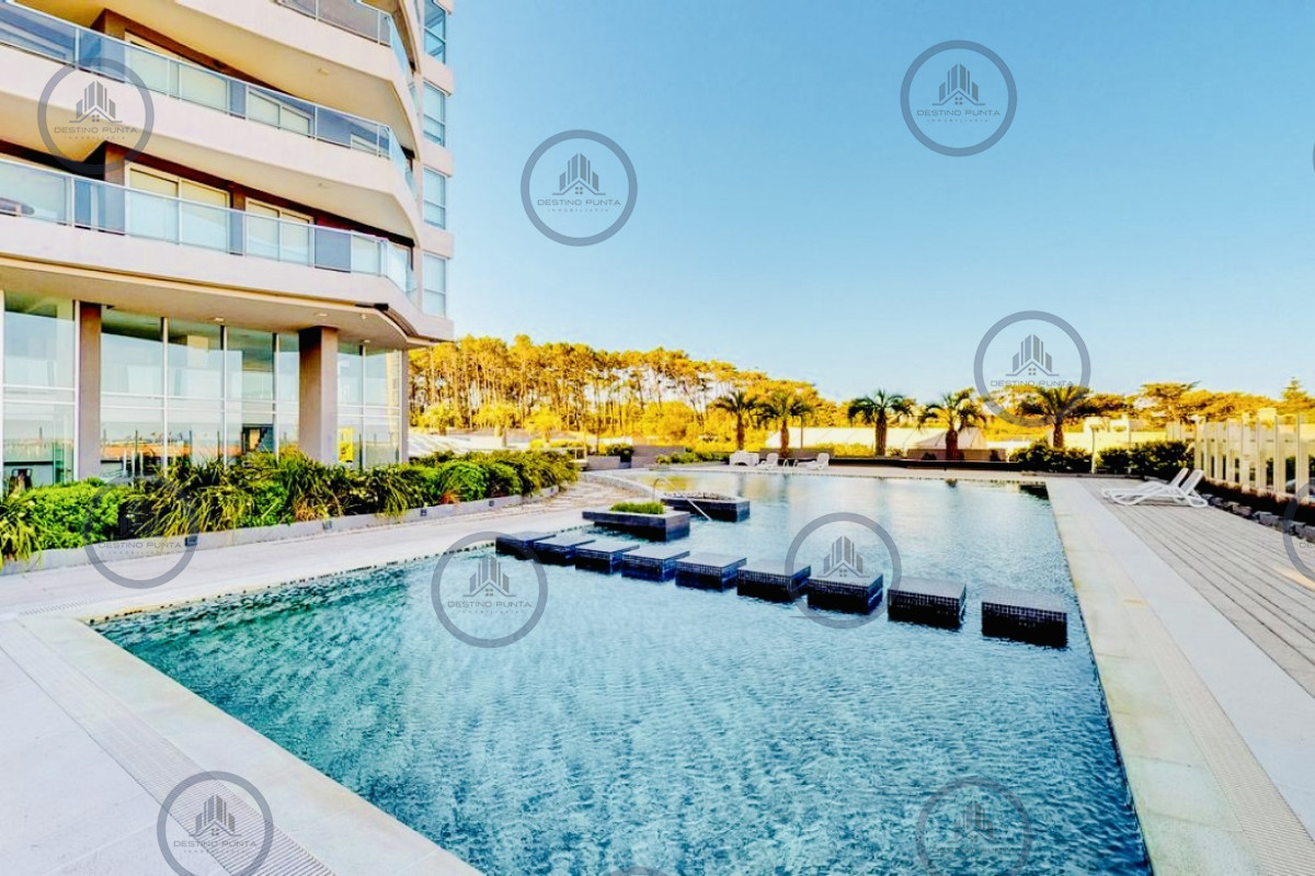 Apartamento ID.1776 - Venta de gran apartamento de 3 dormitorios con parrillero propio en Playa Brava, Punta del Este