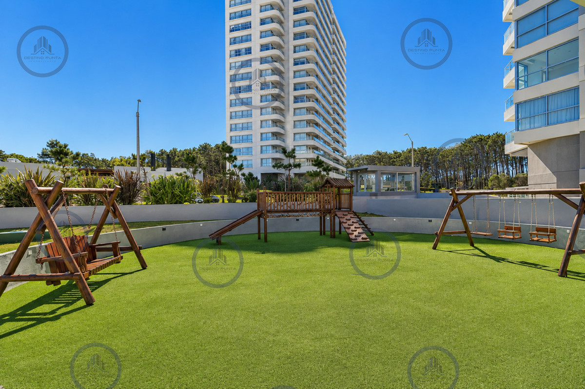 Apartamento ID.3284 - Alquiler temporal de apartamento a pasos de Playa Brava, 3 dormitorios mas dependencia y parrillero