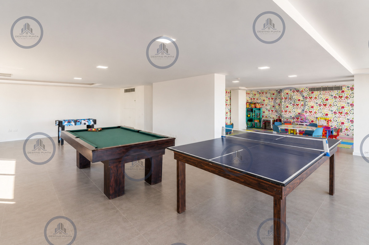 Apartamento ID.3284 - Alquiler temporal de apartamento a pasos de Playa Brava, 3 dormitorios mas dependencia y parrillero