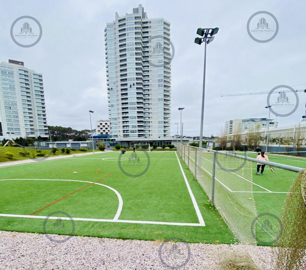 Apartamento ID.1776 - Venta de gran apartamento de 3 dormitorios con parrillero propio en Playa Brava, Punta del Este