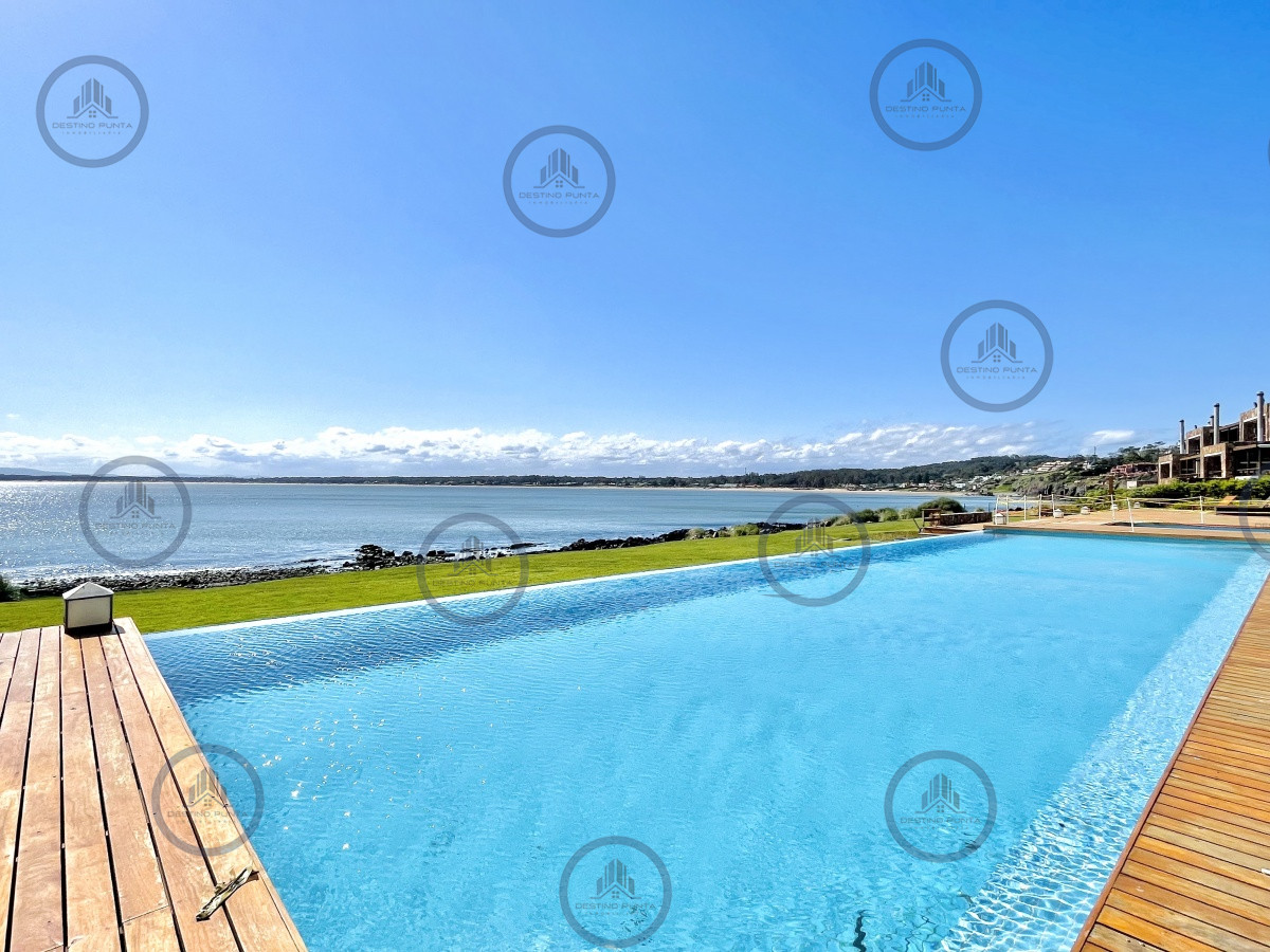 Apartamento ID.1192 - Venta y alquiler de apartamento de dos dormitorios con parrillero de uso exclusivo en Punta Ballena