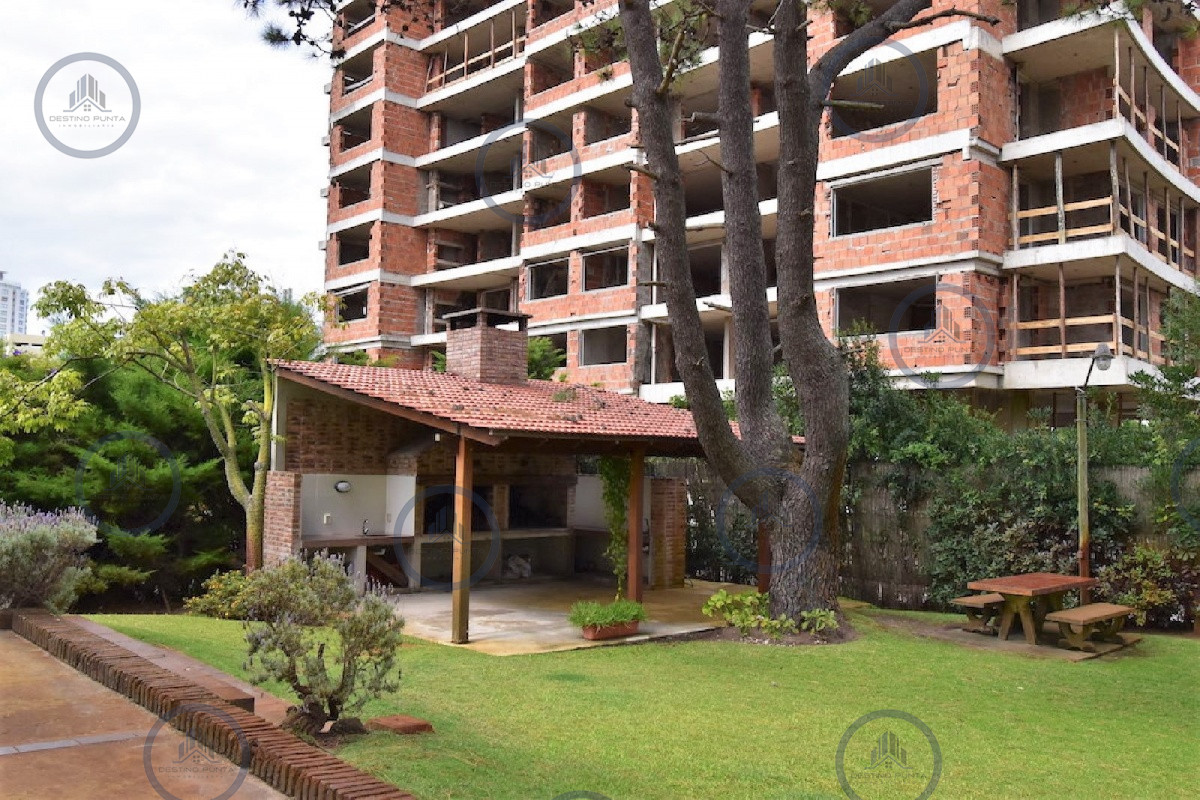 Apartamento ID.788 - Apartamento de 2 Dormitorios en Aidy Grill a Pocos Metros de Playa Brava - Venta
