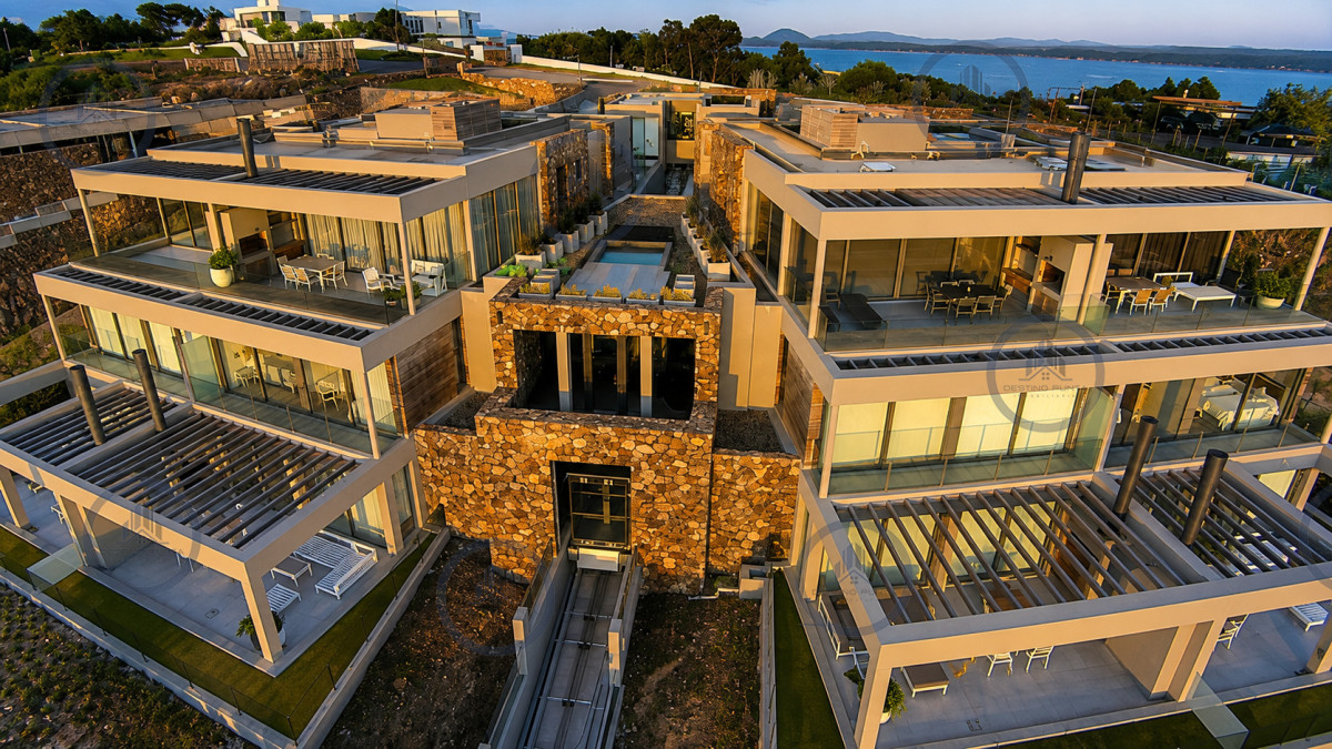 Apartamento ID.429 - Apartamento de 3 Dormitorios, Parrillero de uso exclusivo y Jardín en Punta Ballena, Punta del Este