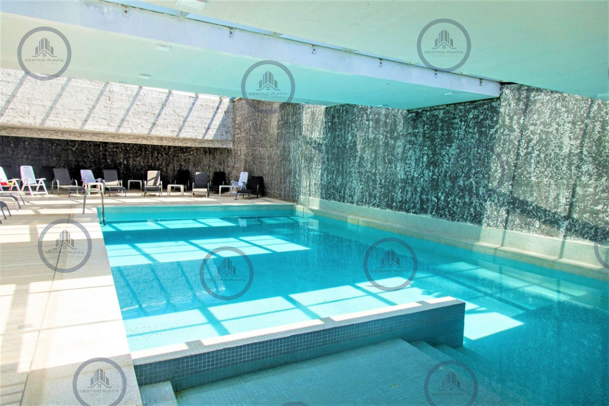 Apartamento ID.171 - Moderno Penthouse con Vista al Mar, en Playa Brava, 3 Dormitorios con Parrillero y Dependencia de servicio