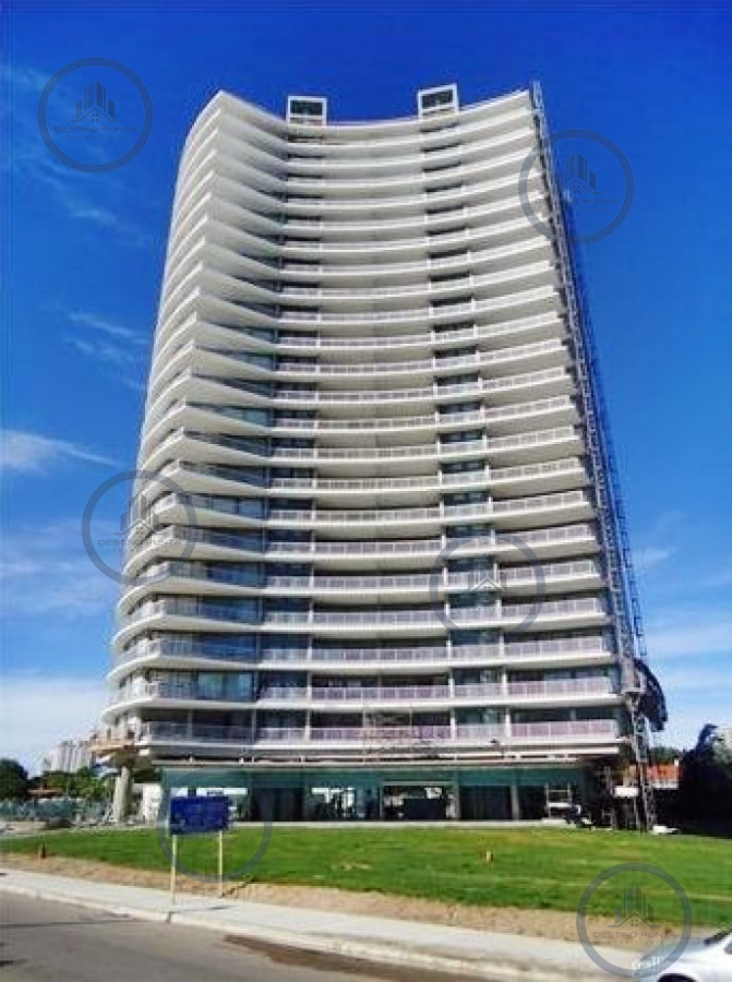 Apartamento ID.447 - Alquiler temporal de apartamento de dos dormitorios con dos baños en Playa Mansa, Punta del Este