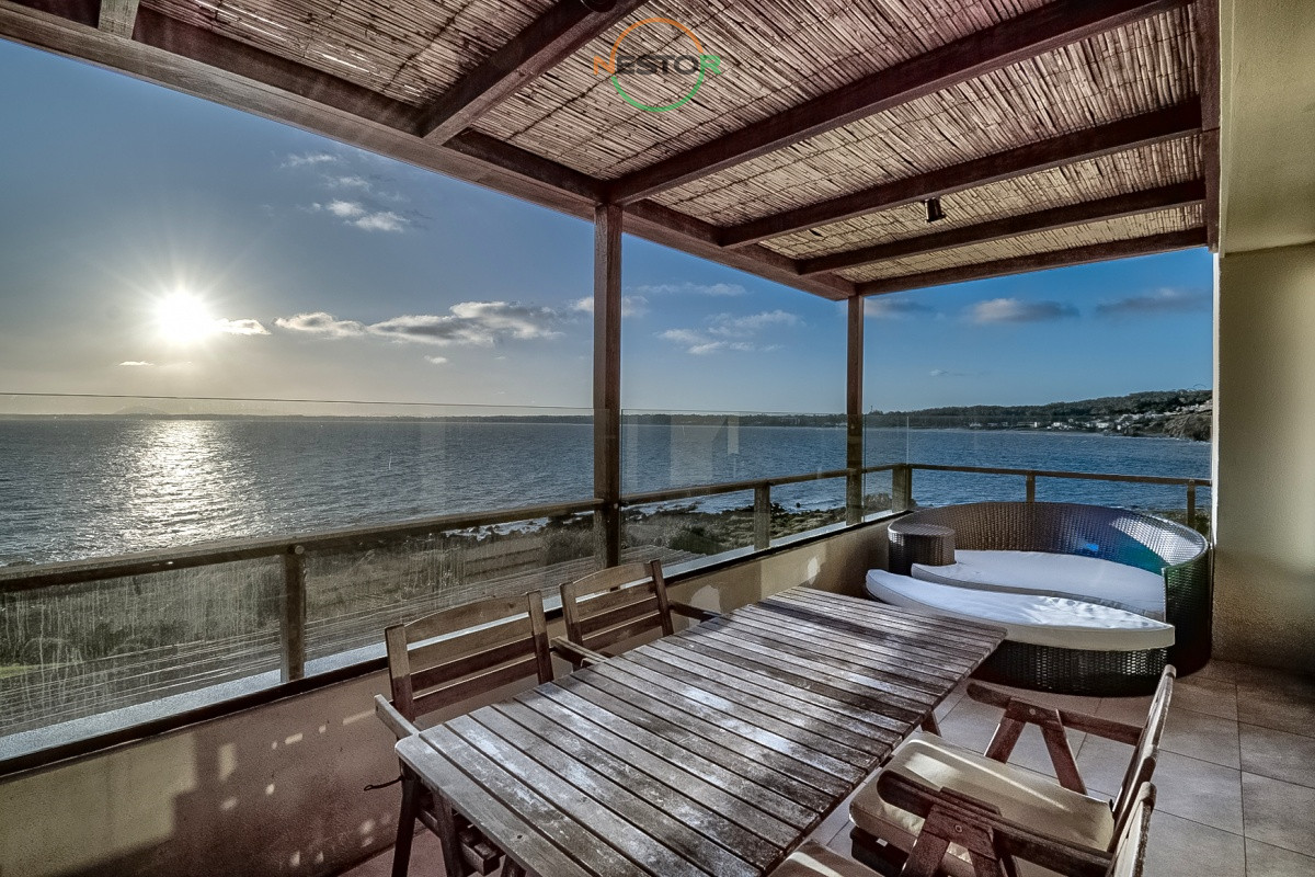 Apartamento ID.5863 - Venta apartamento de 2 dormitorios en primera linea de Punta Ballena 