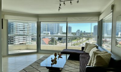 ART BOULEVARD -Venta Departamento 3 Dormitorios, Playa Mansa, Punta del Este