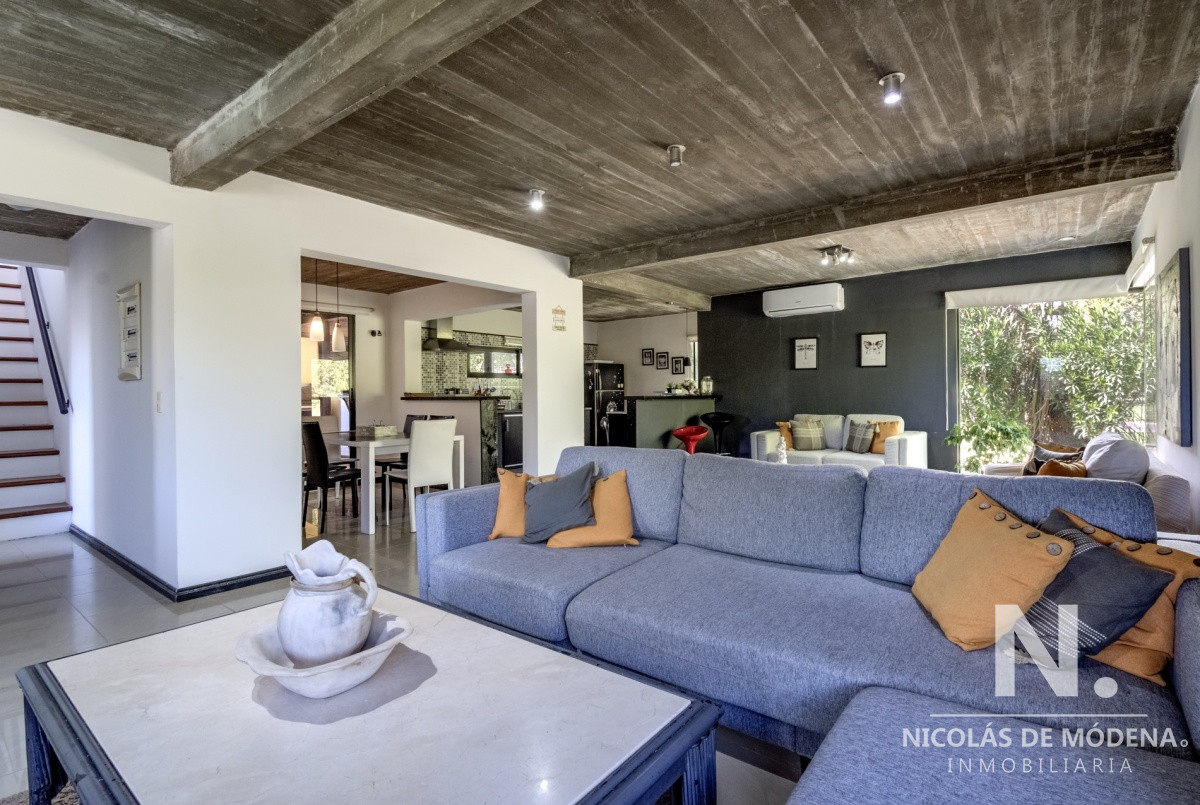 Casa de 3 dormitorios con piscina, Lausana - GoPunta - Portal Inmobiliario de Punta del Este - Maldonado