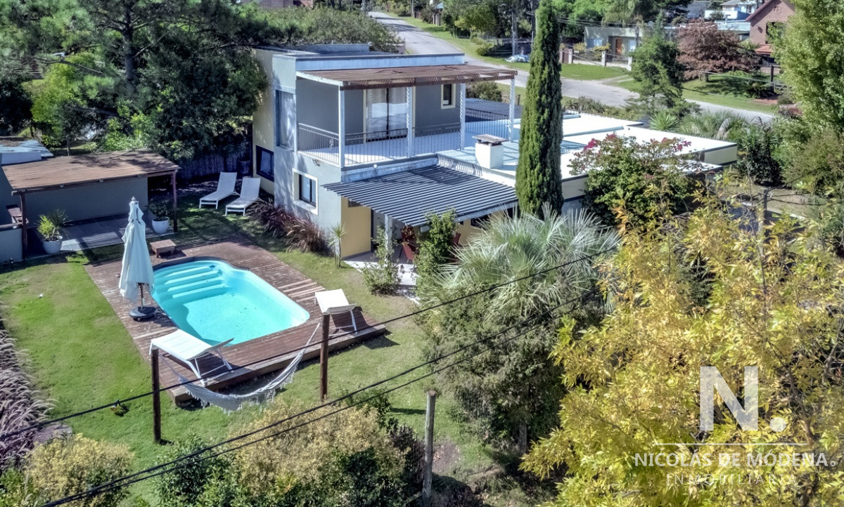 Casa de 3 dormitorios con piscina, Lausana - GoPunta - Portal Inmobiliario de Punta del Este - Maldonado