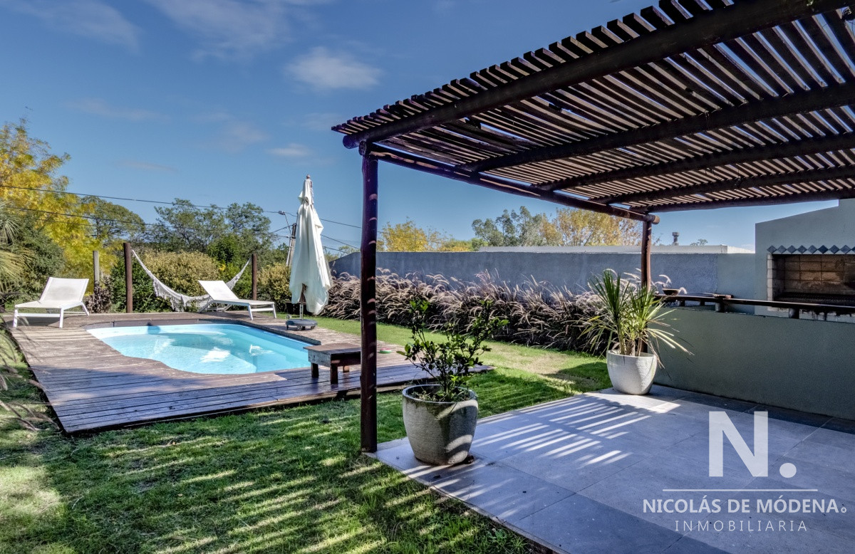 Casa de 3 dormitorios con piscina, Lausana - GoPunta - Portal Inmobiliario de Punta del Este - Maldonado