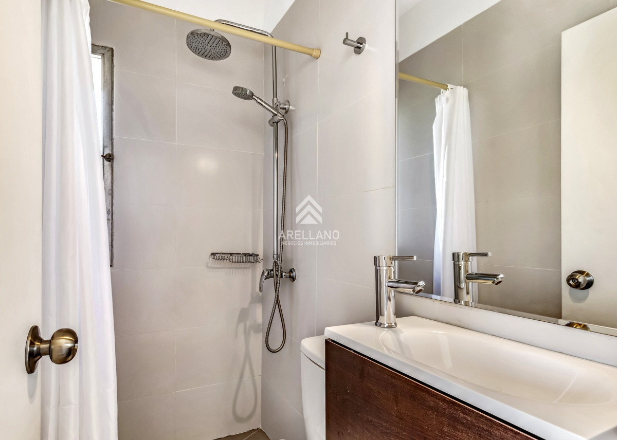 Apartamento ID.2537 - Venta Apartamento 4 dormitorios, Full reciclado, Punta del Este 