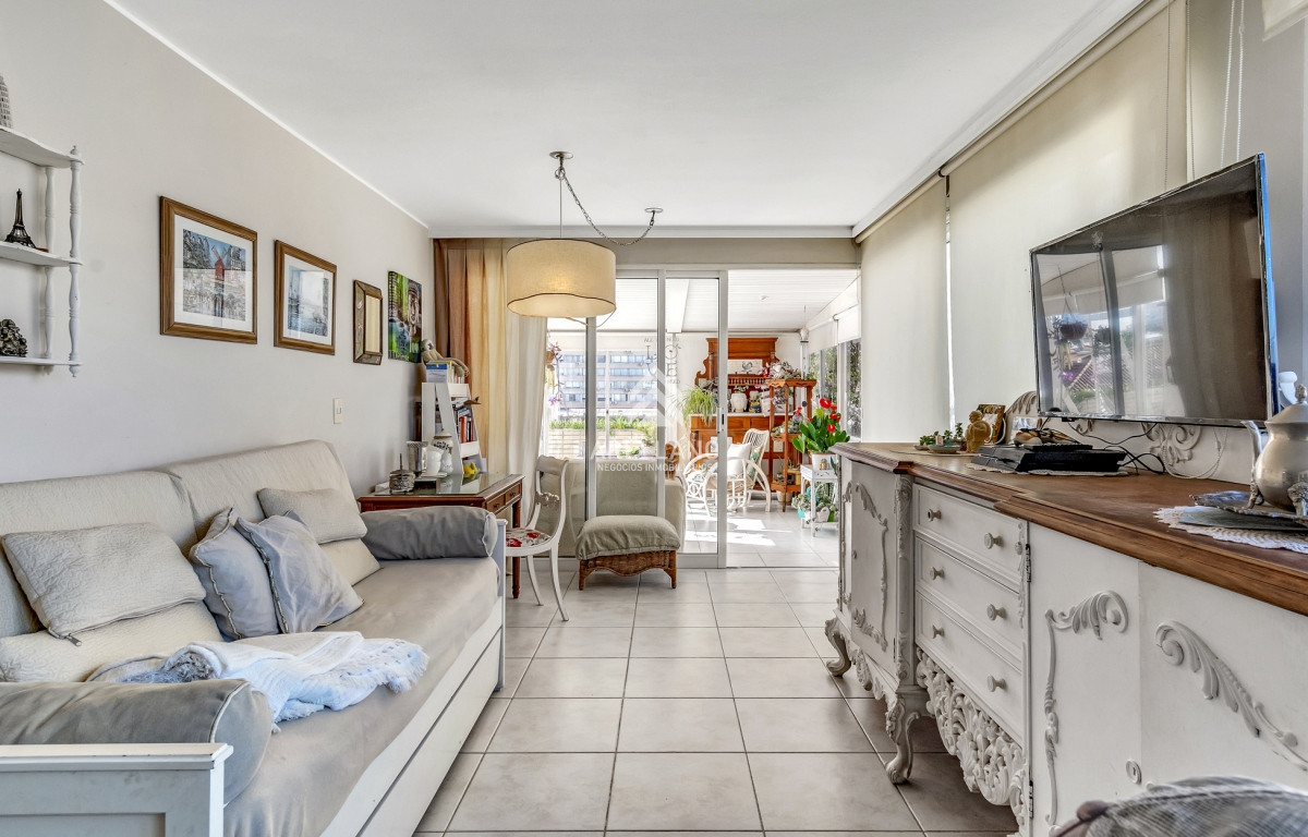 Apartamento ID.2462 - Venta apartamento 2 dormitorios Península 