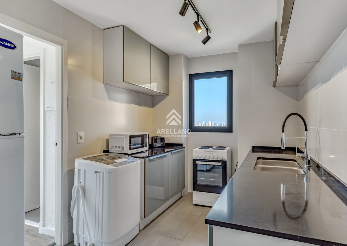 Apartamento ID.2537 - Venta Apartamento 4 dormitorios, Full reciclado, Punta del Este 