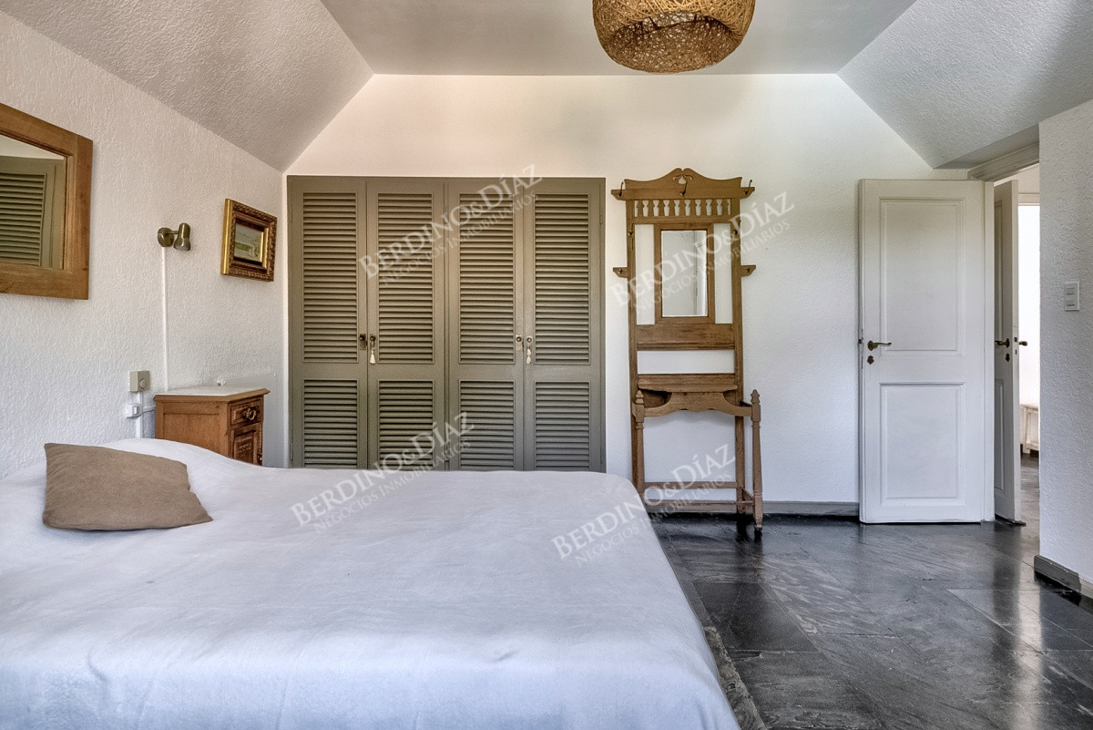 Casa ID.1990 - Venta de casa 4 dormitorios en Mansa 