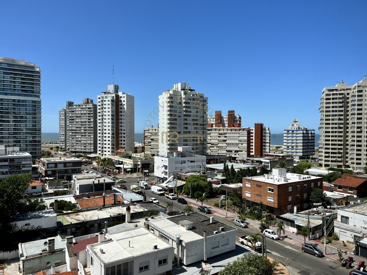Apartamento ID.2041 - Venta Departamento 3 Dormitorios, Playa Mansa, Punta del Este 