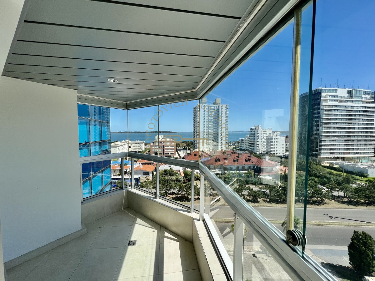 Apartamento ID.2041 - Venta Departamento 3 Dormitorios, Playa Mansa, Punta del Este 