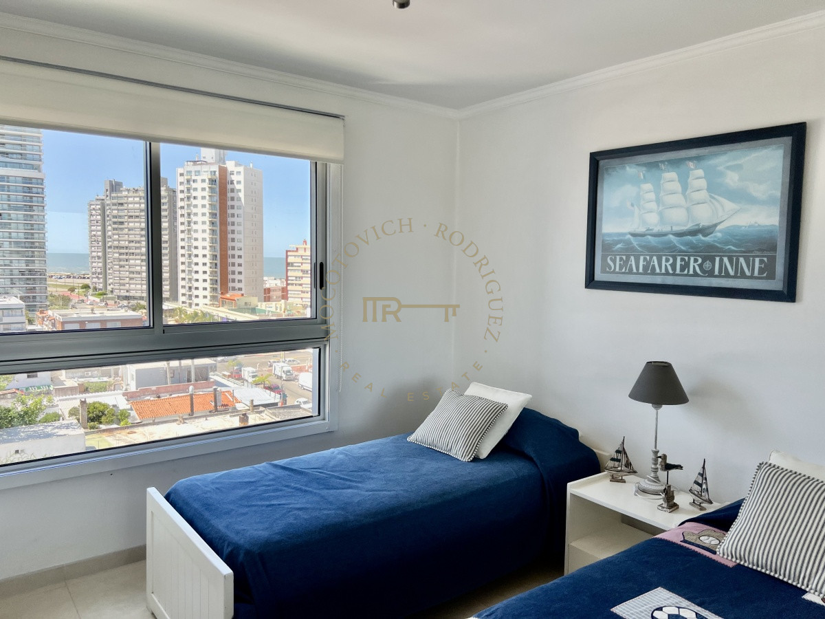 Apartamento ID.2041 - Venta Departamento 3 Dormitorios, Playa Mansa, Punta del Este 