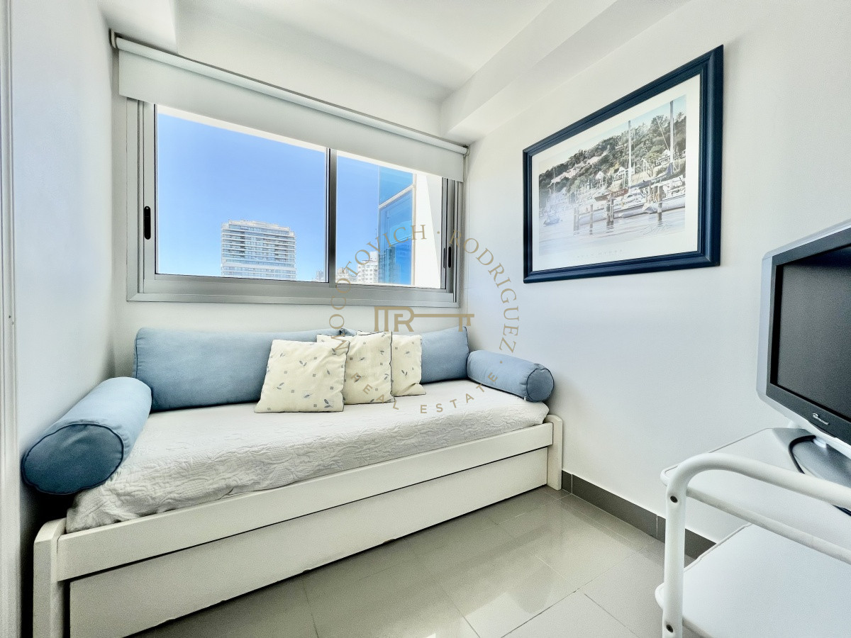 Apartamento ID.2041 - Venta Departamento 3 Dormitorios, Playa Mansa, Punta del Este 