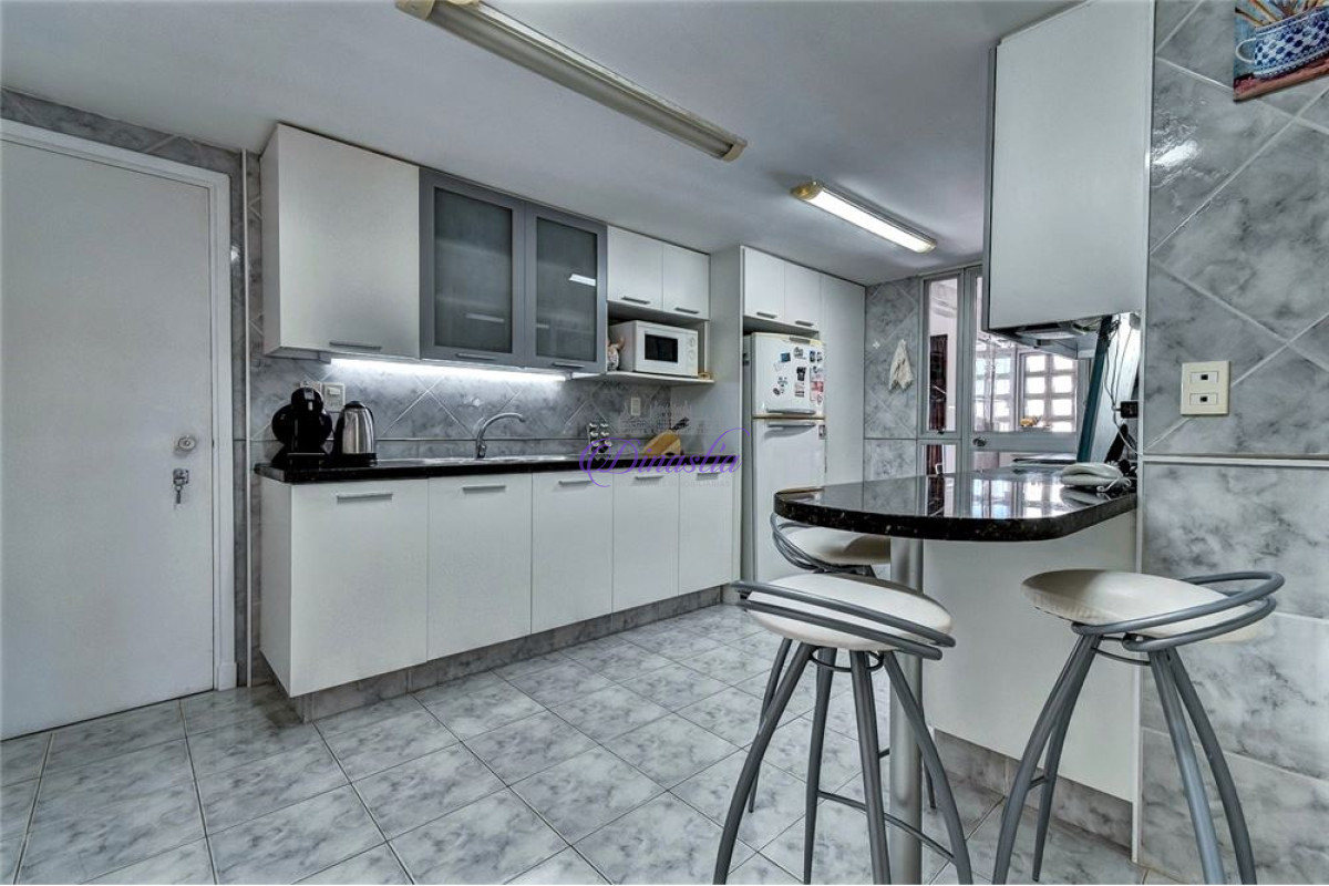 Apartamento ID.256 - Alquiler Invernal Apartamento de 3 dormitorios y dependencia en Playa Mansa, Punta del Este 