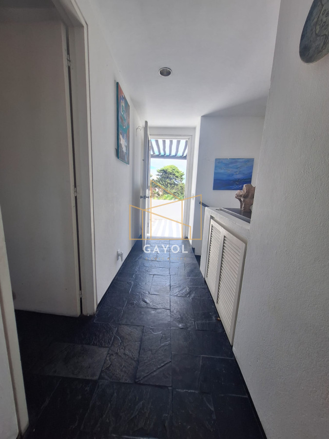 Apartamento ID.174 - Apto en venta 2 dorm y dependencia Brava con vista al mar 