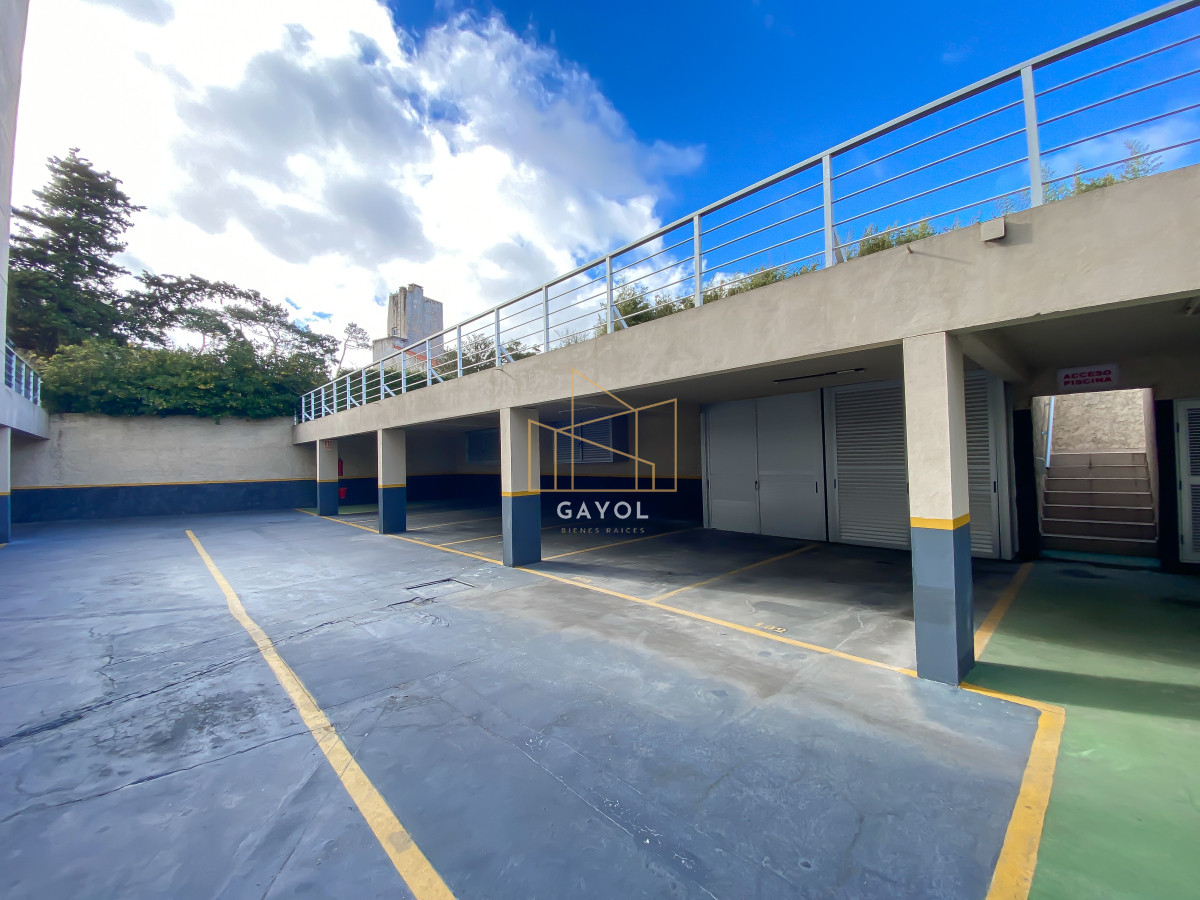 Apartamento ID.1128 - Apartamento en venta Playa Mansa 3 dormitorios