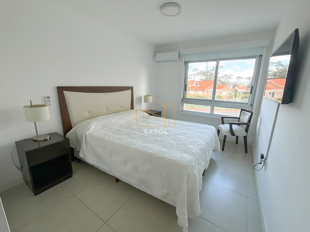 Apartamento ID.1128 - Apartamento en venta Playa Mansa 3 dormitorios