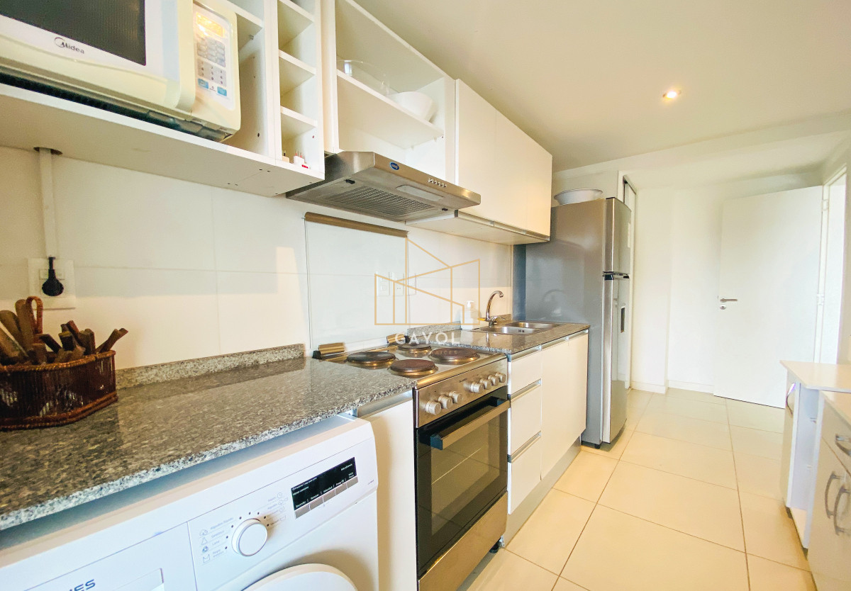 Apartamento ID.1128 - Apartamento en venta Playa Mansa 3 dormitorios