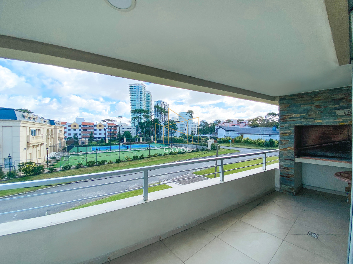 Apartamento ID.1128 - Apartamento en venta Playa Mansa 3 dormitorios